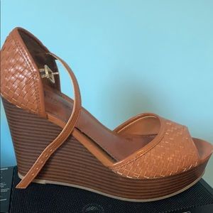 Banana republic wedges!!